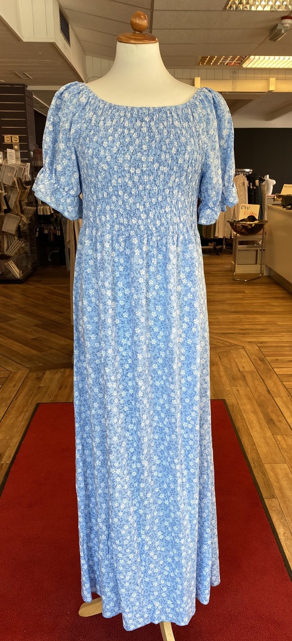 Drøbak motehus lang mønstret kjole Lysblå - Drøbak Motehus